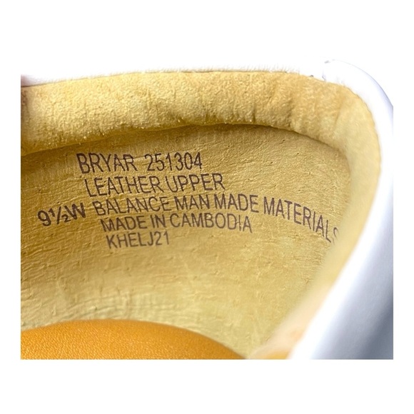 Nurse Mates Bryar White Leather Slip-On Shoes - Size 9.5W - Picture 7 of 8